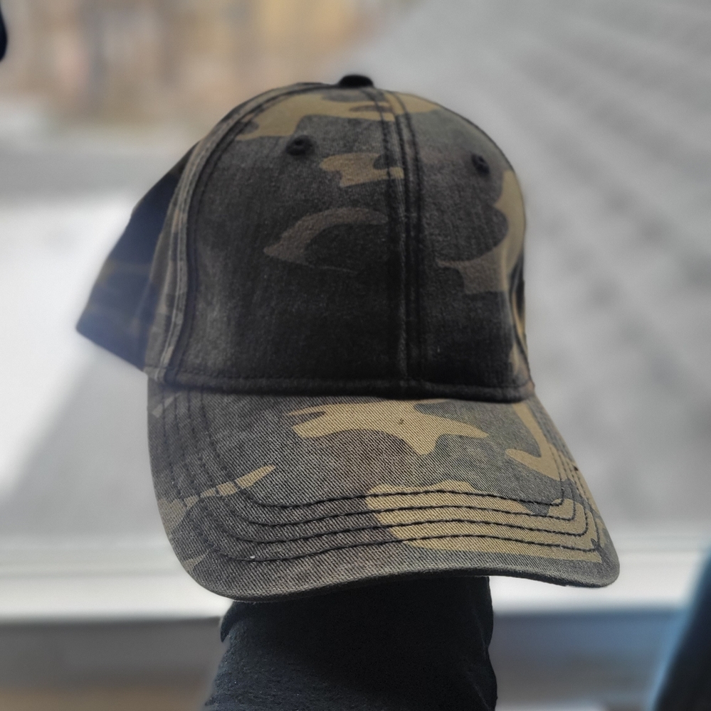 Camo baseball cap